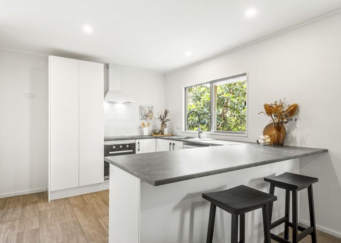  at 2/128 Lynn Road, Bayview, North Shore City, Auckland