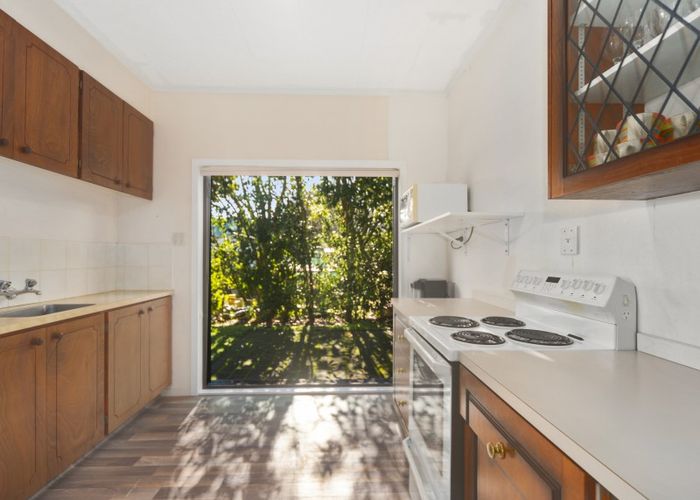  at 18 Irwin Place, Kinloch