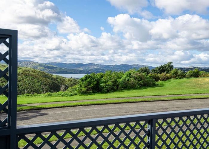  at 4 Morning View, Titahi Bay, Porirua, Wellington
