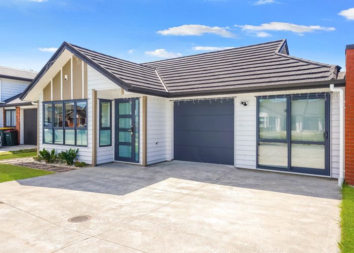  at 9 Amokura Avenue, Takanini, Auckland