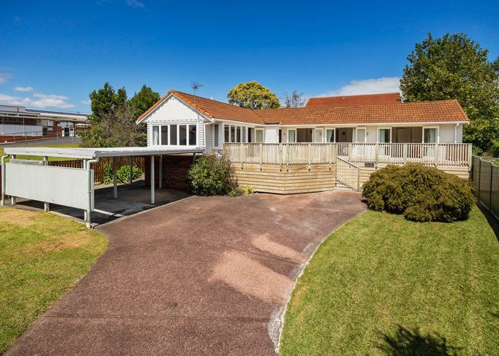  at 42 Bolton Street, Blockhouse Bay, Auckland City, Auckland