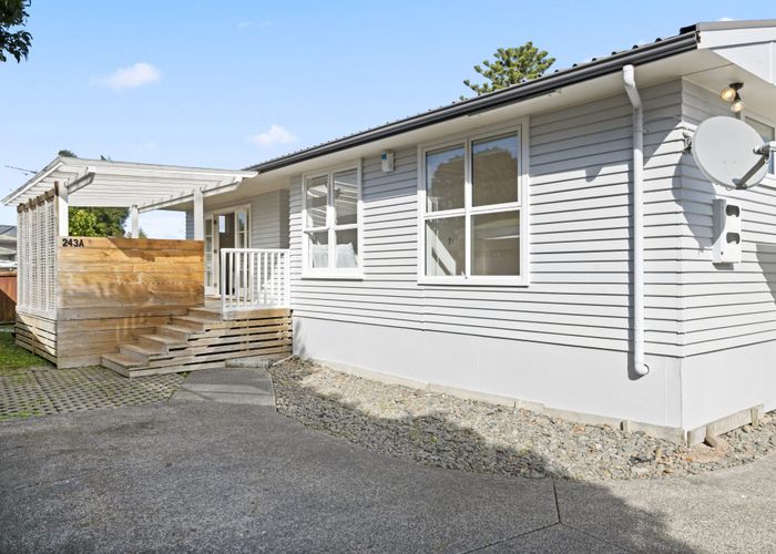  at 2/243 Lake Road, Northcote, North Shore City, Auckland