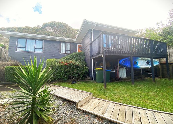  at 10 Pump Lane, Whitby, Porirua, Wellington