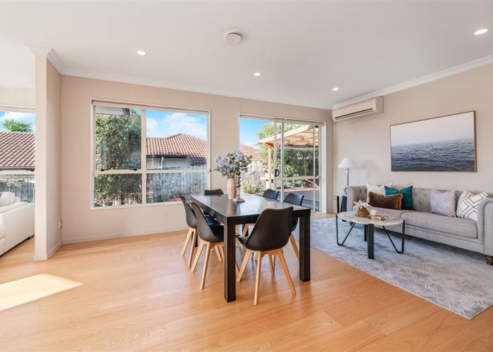  at 9 Tetbury Place, Henderson, Auckland
