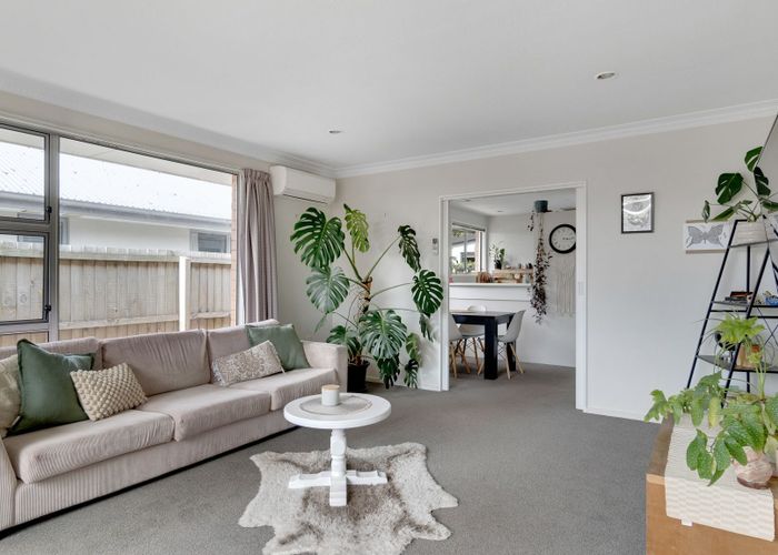  at 2/296B Wairakei Road, Bryndwr, Christchurch