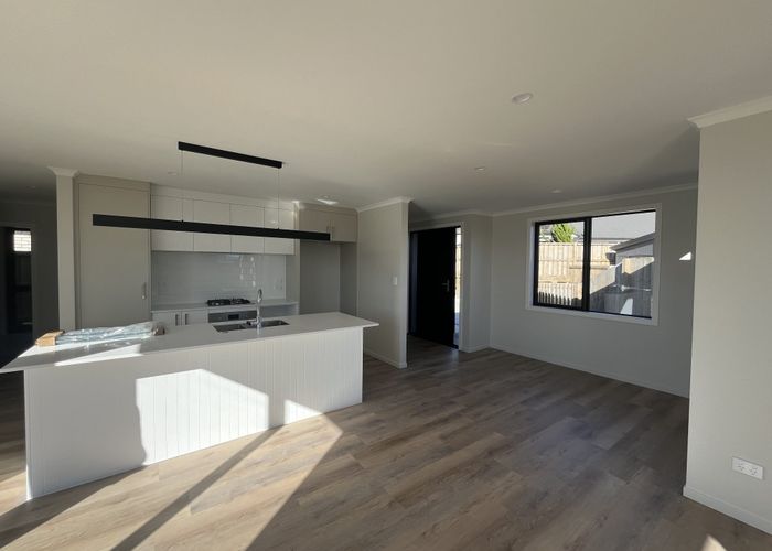  at 33 Crest Rise, Flagstaff, Hamilton, Waikato