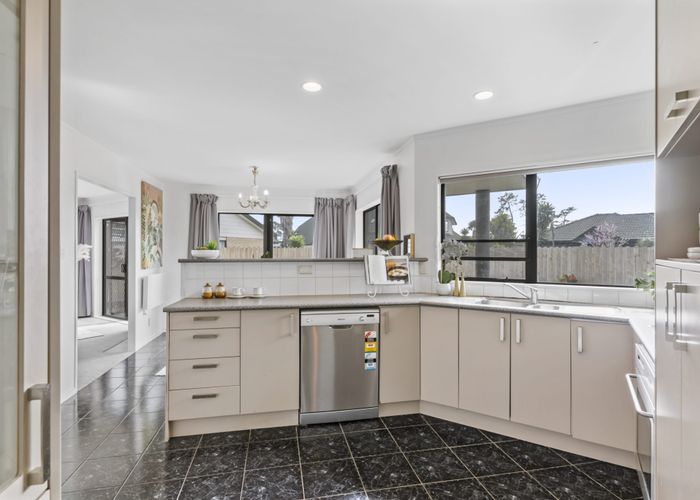  at 73 Burswood Drive, Burswood, Auckland