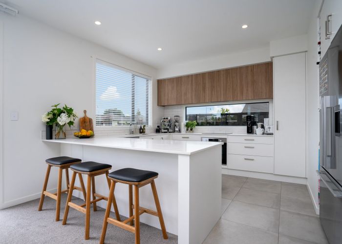  at 10 Garland Lane, Leamington, Cambridge