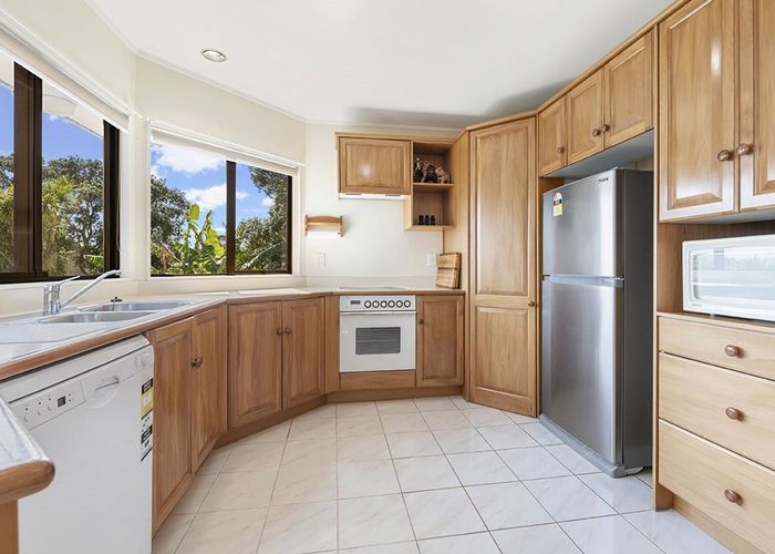 at 4 Shakespear Road, Army Bay, Whangaparaoa