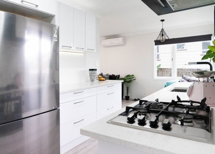  at 18a Crosby Rd, West Harbour, Waitakere City, Auckland