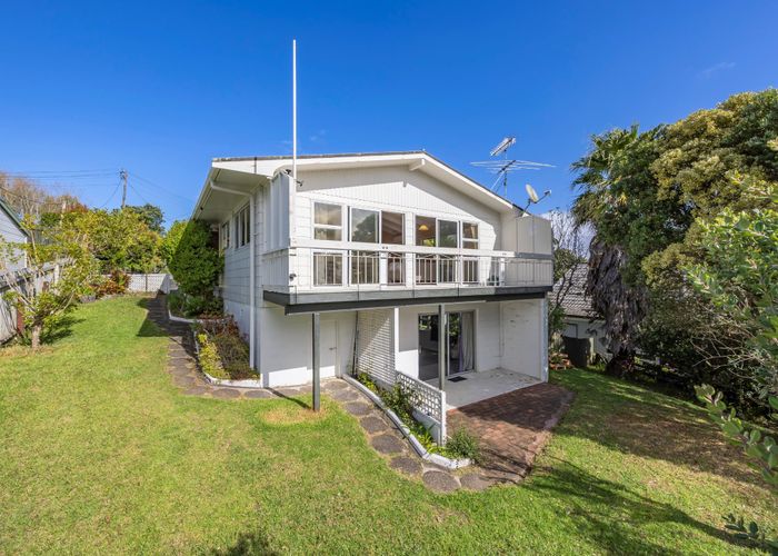  at 220  Whangaparaoa Road, Red Beach, Rodney, Auckland