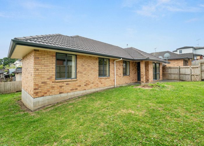  at 52 Saralee Drive, Manurewa, Auckland