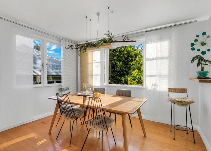  at 6 Kanuka Street, Point Chevalier, Auckland