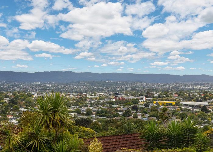  at 12 Pickens Crescent, Mount Albert, Auckland City, Auckland