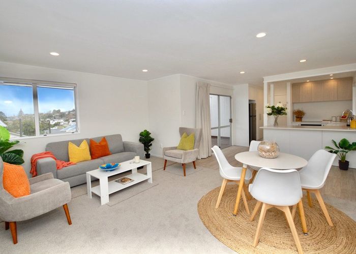  at 1/17 Athena Drive, Totara Vale, North Shore City, Auckland