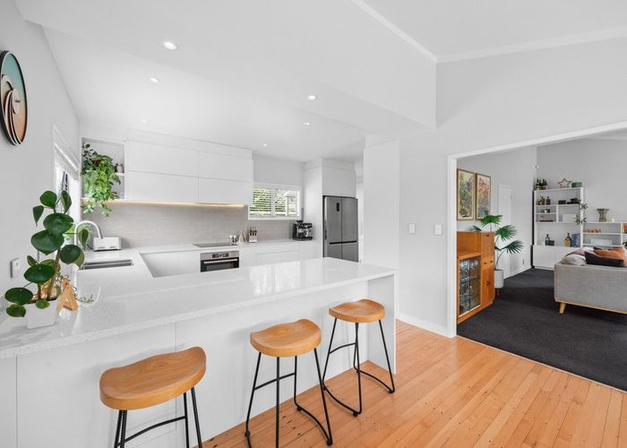  at 22 Sunnyhill Crescent, Sunnyhills, Manukau City, Auckland