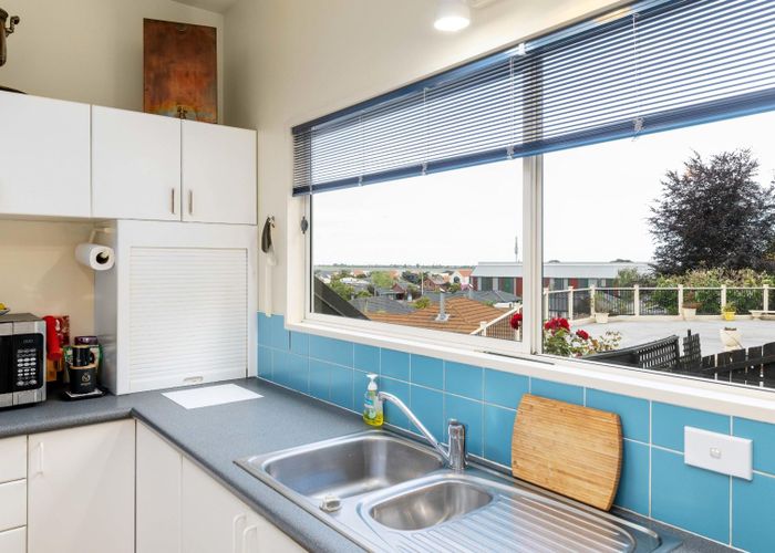  at 1/7 Ball Lane, Redcliffs, Christchurch