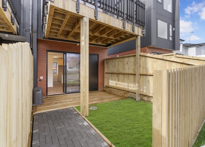  at 2/1 Roseberry Avenue, Birkenhead, North Shore City, Auckland