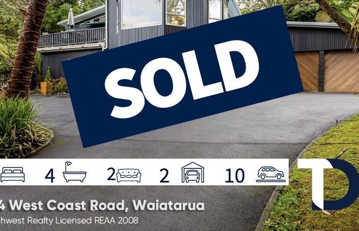  at 834 West Coast Road, Waiatarua, Auckland