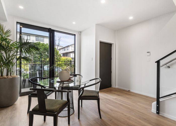  at 2/19 Windlass Street, Long Bay, North Shore City, Auckland