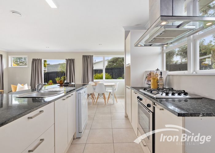  at 1/11 Roseneath Place, Birkdale, Auckland