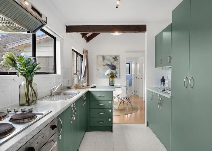  at 8 Fortunes Road, Half Moon Bay, Auckland