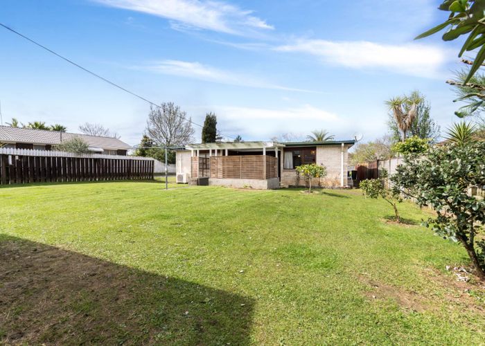  at 32 Takapu Street, Henderson, Auckland