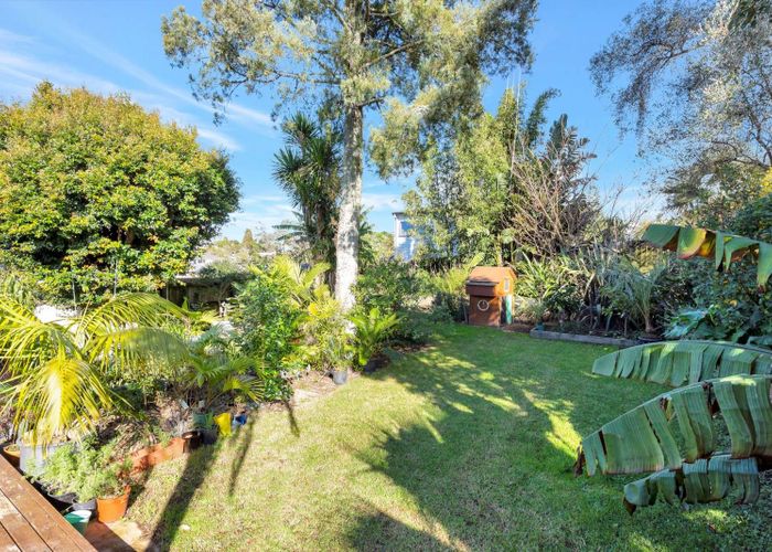  at 44 Normanton Street, Glenfield, Auckland