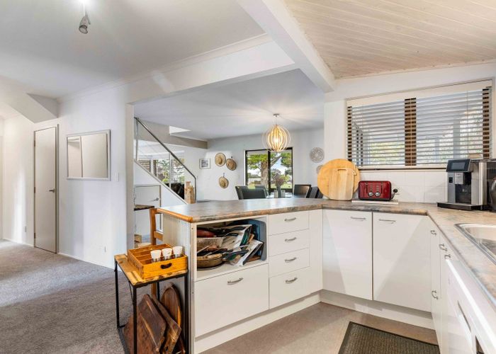  at 10 Vista Paku, Pauanui