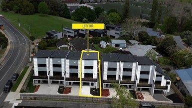  at 4/18 Hutchinsons Road, Bucklands Beach, Auckland
