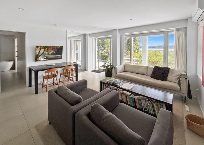  at 2/1F Herbert Street, Hauraki, North Shore City, Auckland