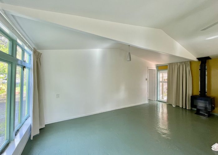  at 32 Shirley Road, Parau, Auckland