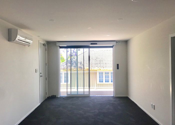 at 202/200 Pilkington Road, Point England, Auckland City, Auckland