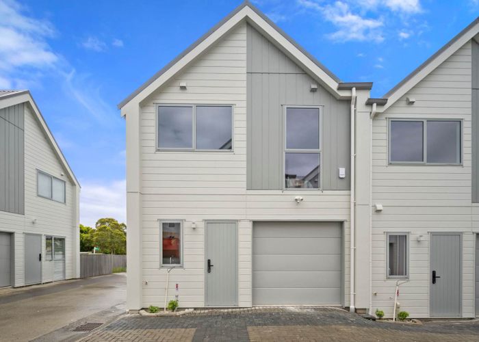  at 8C Clensmore Place, Torbay, North Shore City, Auckland