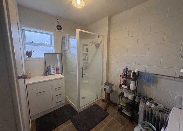  at 2/16 Charlemont Street, Whitiora, Hamilton, Waikato