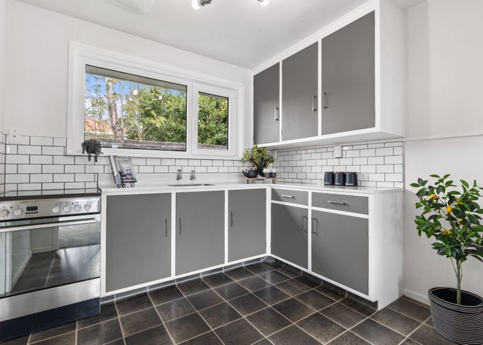  at 2/77 Denise Crescent, Hornby, Christchurch