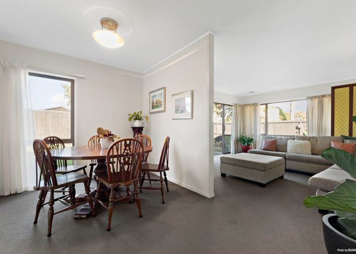  at 2/188 Fisher Parade, Farm Cove, Manukau City, Auckland