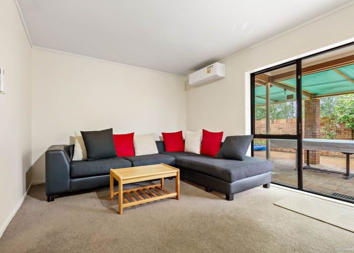  at 2/11 Smale Street, Point Chevalier, Auckland