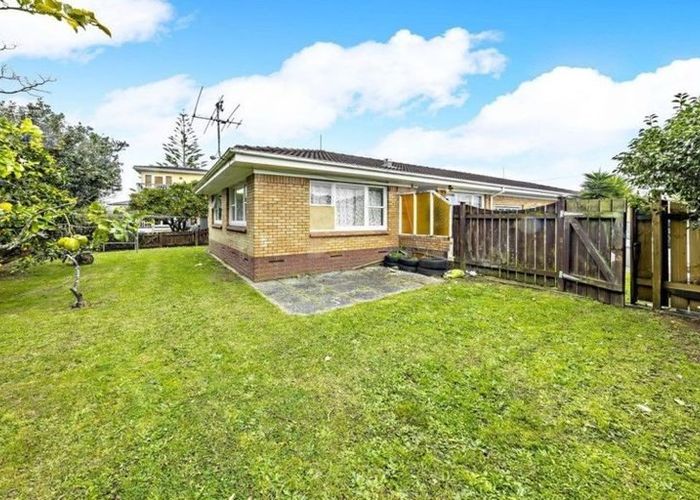  at 2/23 Alexander Avenue, Papatoetoe, Manukau City, Auckland