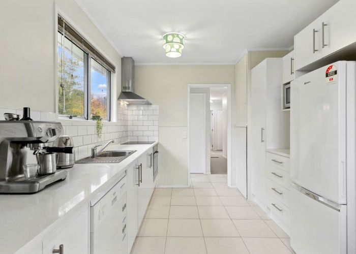  at 6 Yearsley Place, Manurewa, Manukau City, Auckland