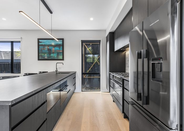  at 18B Kiwi Road, Point Chevalier, Auckland