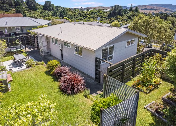 at 8 Thimble Lane, Whitby, Porirua, Wellington