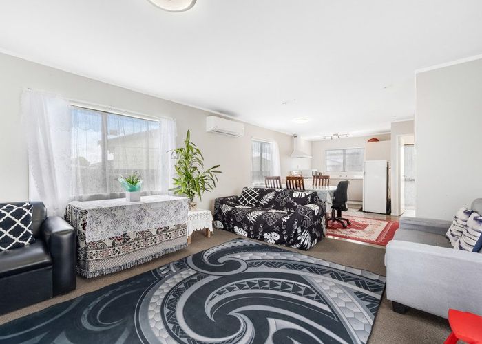  at 4 Dungarvon Place, Clendon Park, Manukau City, Auckland