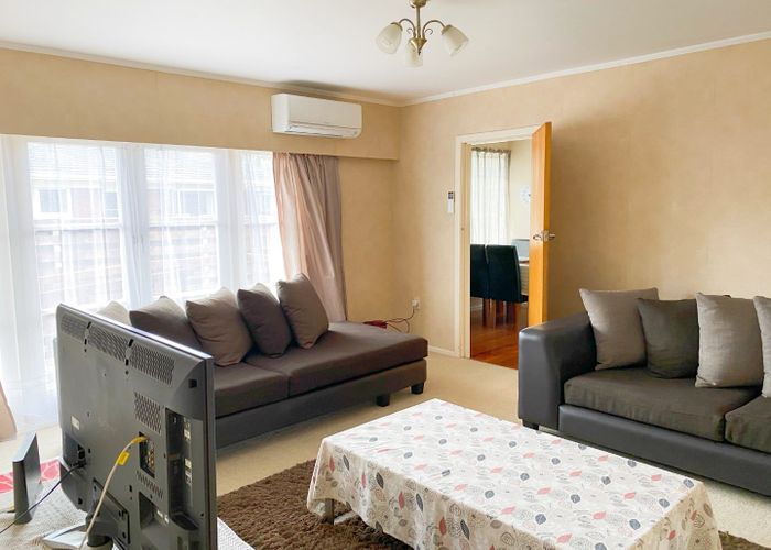  at 28 Regent Street, Silverdale, Hamilton