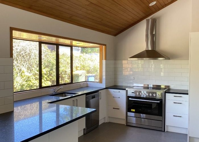  at 6 Septimus Place, Henderson, Waitakere City, Auckland