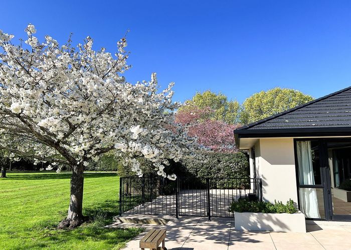  at 290 Queen Elizabeth II Drive, Mairehau, Christchurch City, Canterbury