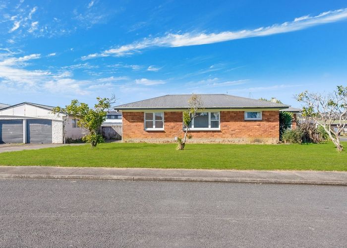  at 2 Belgrave Place, Papakura, Papakura