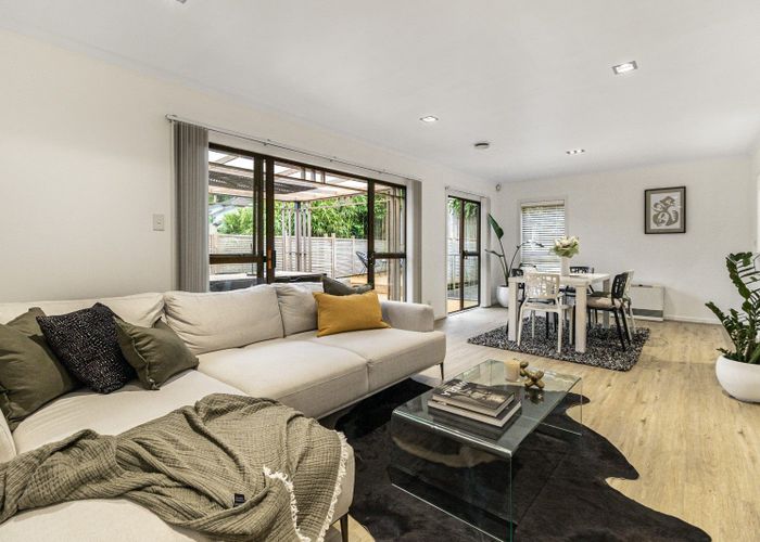  at 2/13 Hororata Road, Hauraki, Auckland