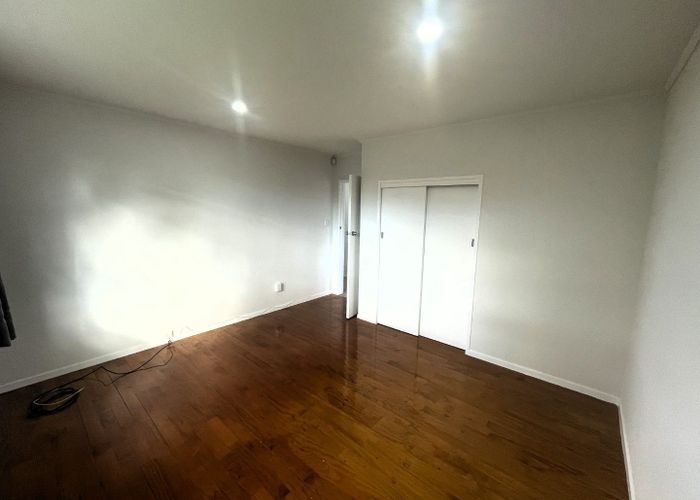  at 27 Universal Drive, Henderson, Waitakere City, Auckland