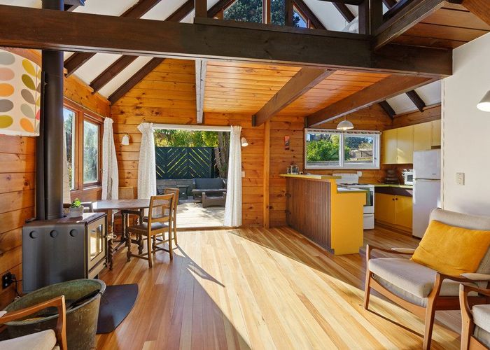  at 33 William Street, Waikanae Beach, Waikanae